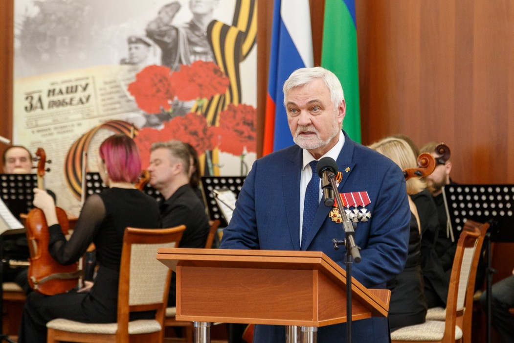 Владимир Уйба поздравил с Днем Победы ветеранов Коми